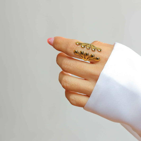 CAROLINE Ring