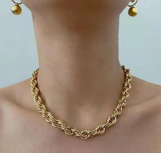 LINA Necklace